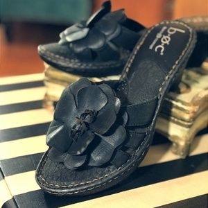 EUC B.O.C Black Wedge Sandals with Flower - Size 9
